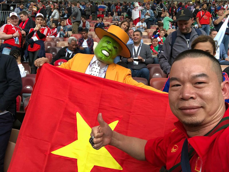 Quốc kỳ Việt Nam tung bay tại khai mạc World Cup 2018