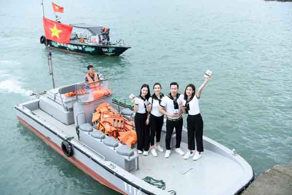 Hành trình mang tri thức tới vùng biển đảo của tổ quốc