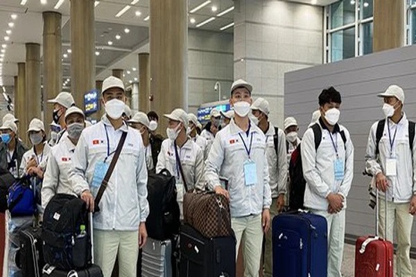 Dân lao động Việt lại đua nhau xuất ngoại