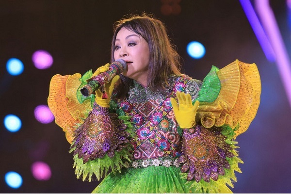 Danh ca Hương Lan tuổi 67: Được yêu mến nhất tại ‘Ca sĩ mặt nạ’