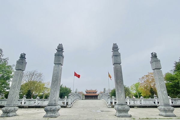 Thời kỳ tam quốc tranh hùng trong lịch sử phong kiến Việt Nam