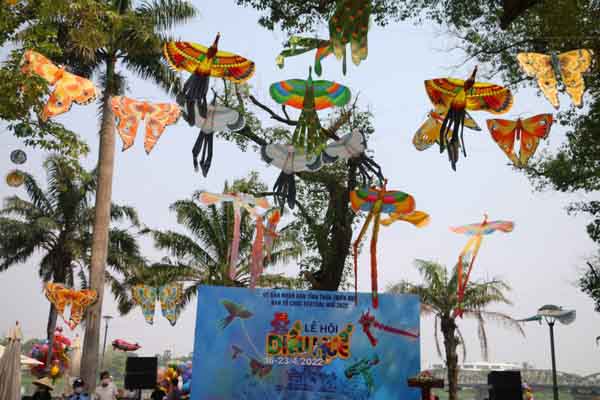 Ngắm nhìn bức tranh ngập tràn màu sắc của lễ hội Diều Huế 2022
