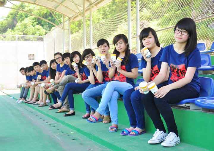 Phụ huynh khốn khổ vì đồng phục đi học cho con