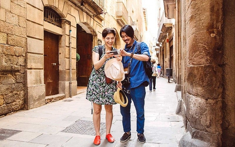 Mẹo tiết kiệm tiền khi vi vu đi du lịch châu Âu