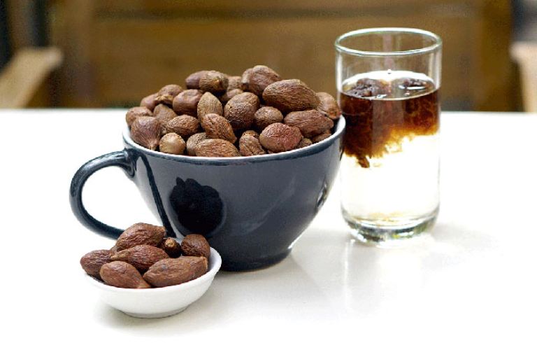 Bài thuốc dân gian: Trị sỏi thận và nhiều bệnh khác từ hạt đười ươi