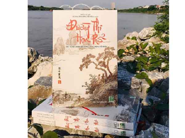 ‘Đường thi họa phổ’ được Châu Hải Đường chuyển ngữ với phong thái độc đáo