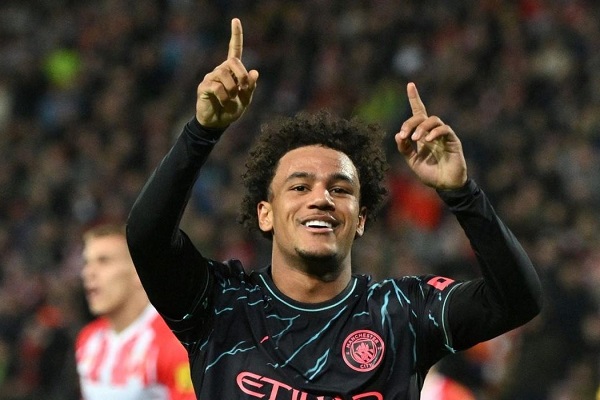 Cậu bé nhặt bóng đi vào lịch sử nhà vô địch Champions League