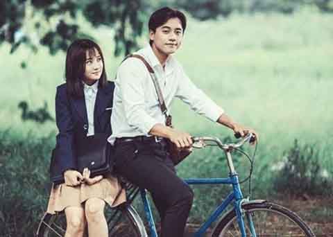 Bài hát Em gái mưa phá kỷ lục nhạc Việt