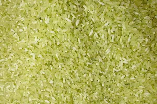 Gạo Séng Cù xanh gây sốt trên thị trường