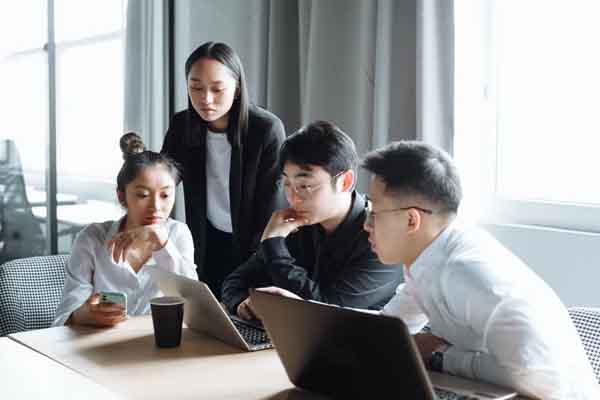 Gen Z nghĩ gì khi chỉ theo một nguồn thu nhập nhất định?