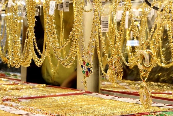 Áp lực chốt lời, giá vàng quay đầu giảm cả triệu đồng mỗi lượng