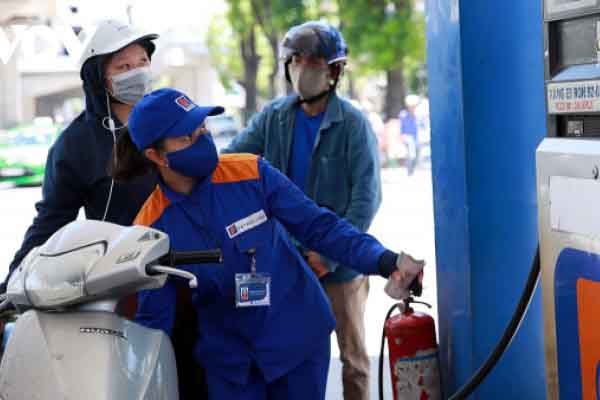 Từ 15h chiều nay, giá xăng dầu tiếp tục giảm mạnh