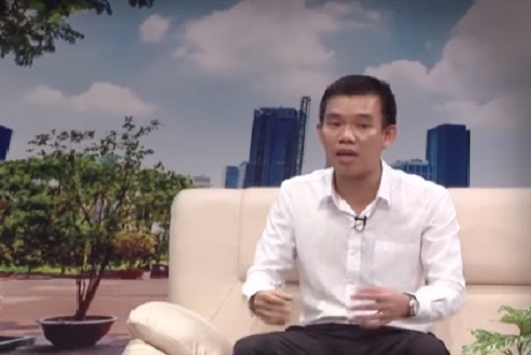 Gương hai chiều – Vì cuộc sống không chỉ màu hồng