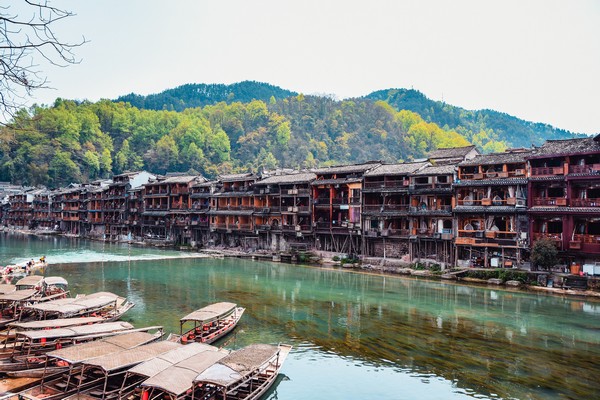 Phượng Hoàng Cổ Trấn, vẻ đẹp huyền ảo nhuốm màu thời gian