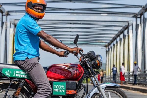 Châu Phi phát triển xe điện nội địa nhằm giảm khí thải