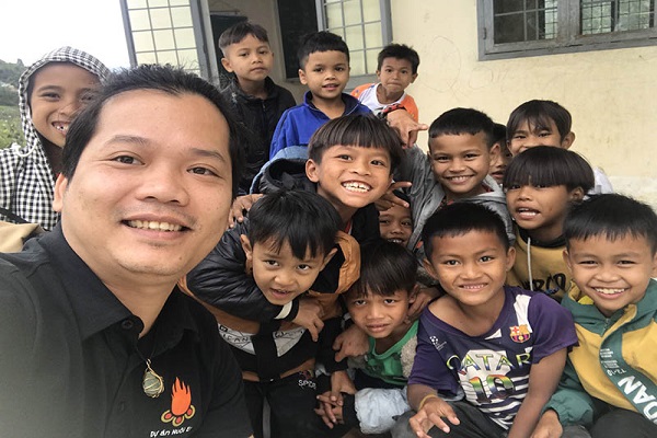 ‘Nuôi em’: Giới trẻ lan tỏa niềm hy vọng cho trẻ em vùng cao đến trường