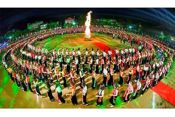 Vinh danh nghệ thuật xòe Thái