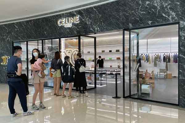 Thế hệ Z gây ra vấn đề lớn với ngành công nghiệp hàng xa xỉ