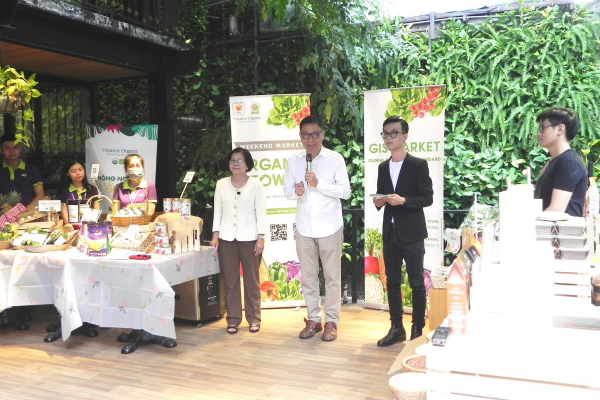 Cuối tuần đi chợ Organic Town – GIS Market