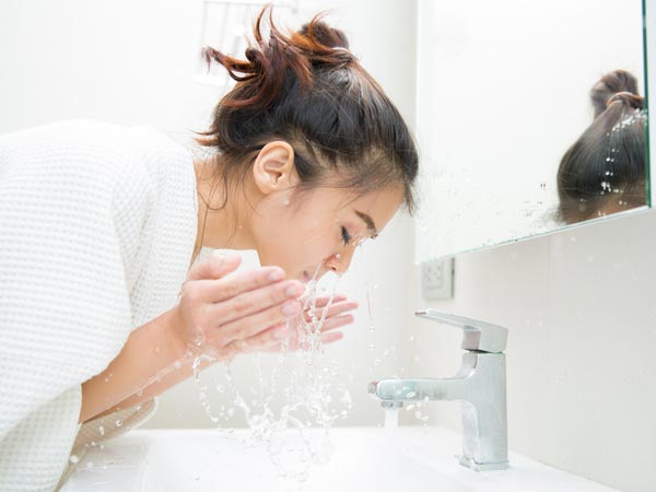 Học cách làm cho lỗ chân lông tự nhiên biến mất