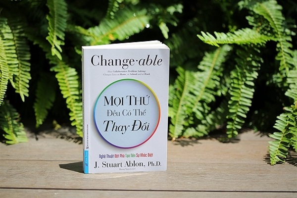 Cuốn sách của sự thức tỉnh, giúp người khác vượt qua trở ngại của chính bản thân mình