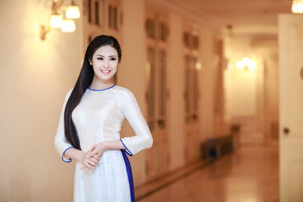 Hoa hậu Ngọc Hân chia sẻ công thức gội đầu bằng nước bồ kết