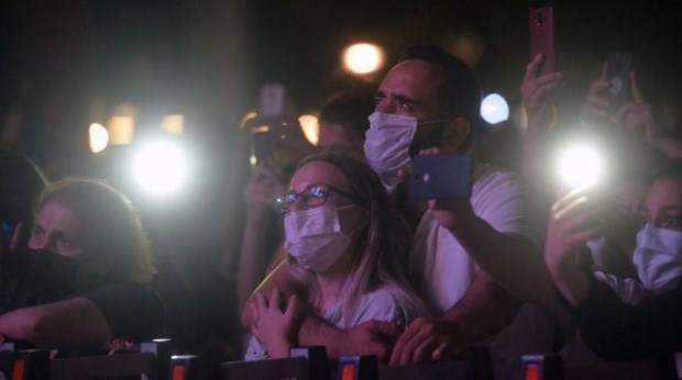 Vỡ òa cảm xúc trong buổi hòa nhạc đầu tiên sau hơn một năm giãn cách