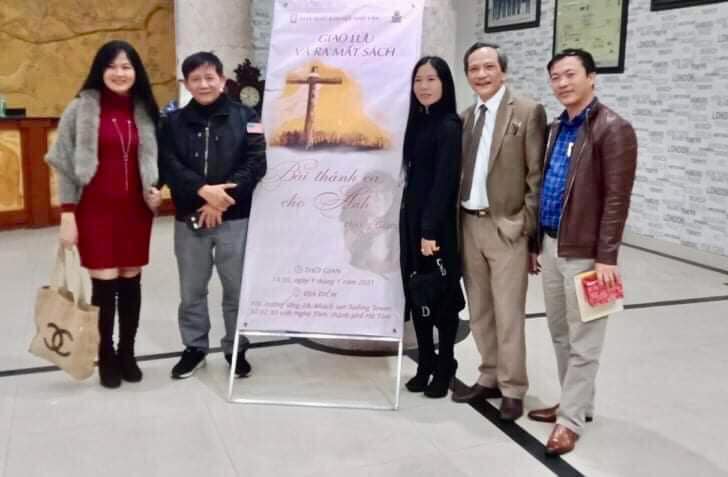 ‘Bài thánh ca cho Anh’: Những kiến giải ban đầu về một hiện tượng thơ