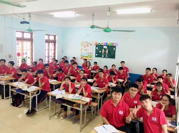 Sau 2 vụ học sinh tự tử, Hà Nội yêu cầu không để học sinh học trực tuyến kéo dài