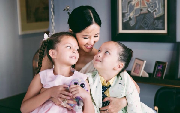 Sau ly hôn, Hồng Nhung gần như “sập nguồn”