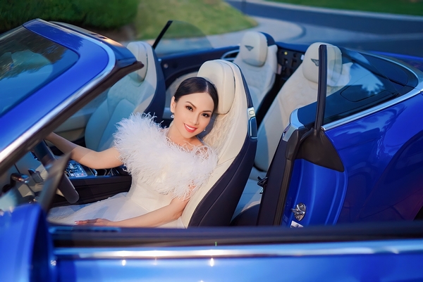 Hà Phương quyền lực bên dàn siêu xe chục tỉ