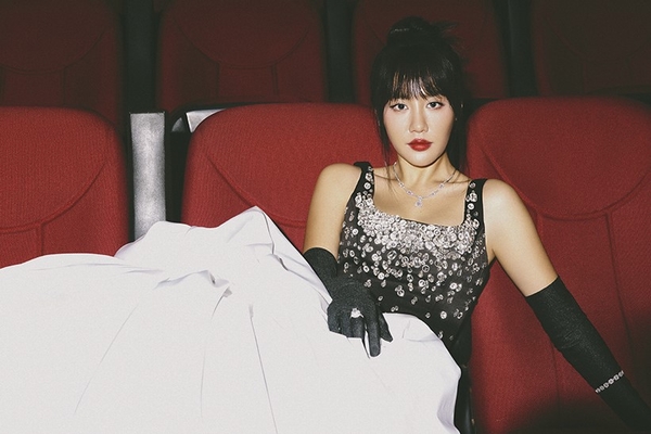 Văn Mai Hương có thêm dấu ấn mới trong sự nghiệp