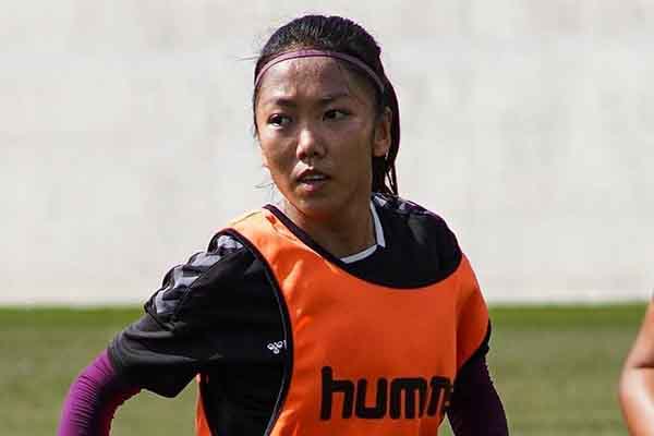 Huỳnh Như rời sân ‘bất đắc dĩ’ trong ngày Lank FC thua trận