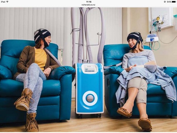 ‘Mũ lạnh’ giúp bảo vệ tóc cho bệnh nhân ung thư vú