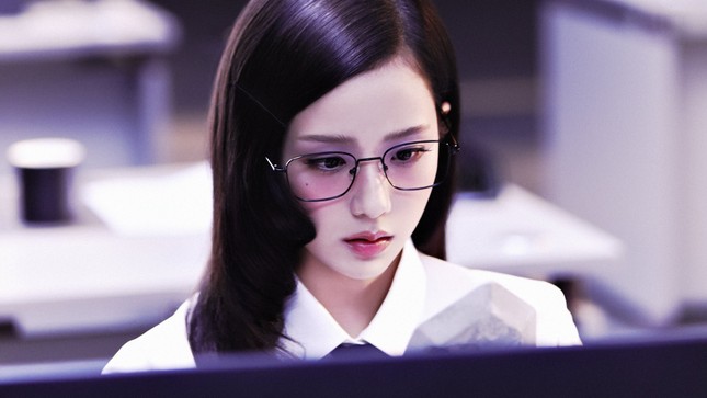 Jisoo (BLACKPINK) đánh thức mọi giác quan với “earthquake”: Nhạc cuốn, visual đỉnh cao