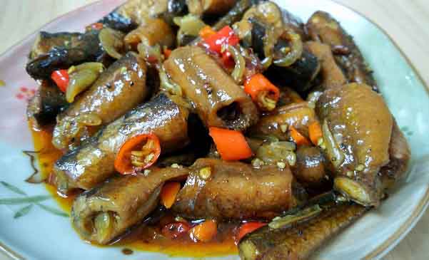 Hấp dẫn món lươn đồng xào sa tế cay xè