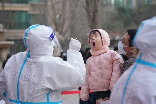 Gần 2 triệu người đã thiệt mạng, nhiều nước tăng tốc tiêm ngừa vaccine COVID-19