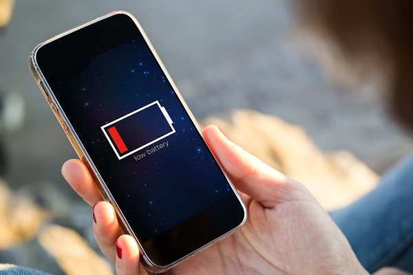 Thói quen gây hao pin điện thoại hàng ngày
