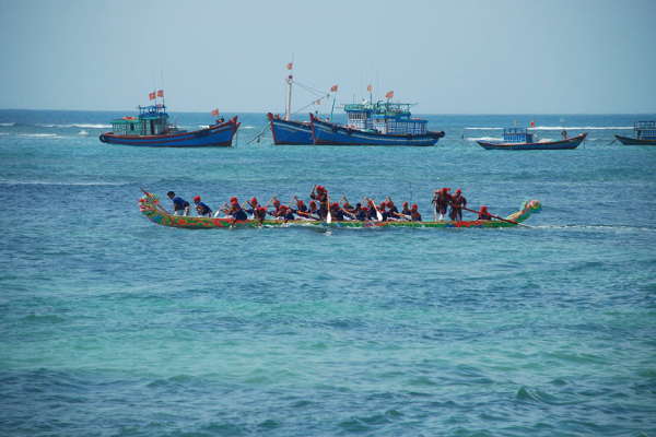 Lễ hội đua thuyền Tứ linh đón nhận Di sản văn hóa phi vật thể