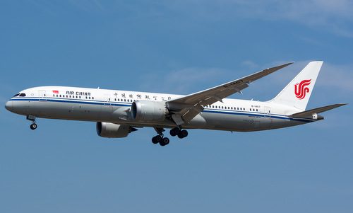 Báo động bom giả, máy bay Trung Quốc hạ cánh khẩn tại Pháp