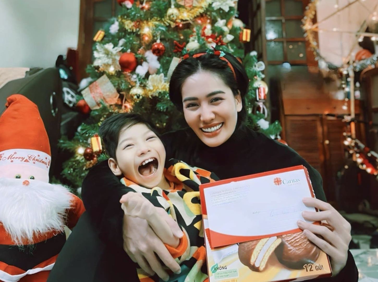 Nữ diễn viên Việt làm mẹ đơn thân, 14 năm nuôi con bại não