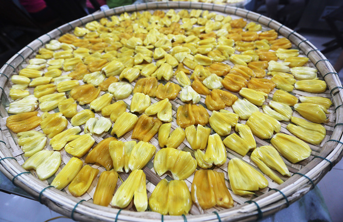 Mít quá rẻ nên người dân ở Quảng Nam phơi khô ăn dần