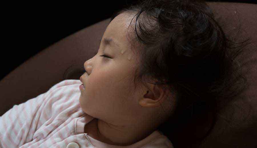 Bài thuốc dân gian trị bệnh ra mồ hôi trộm ở trẻ