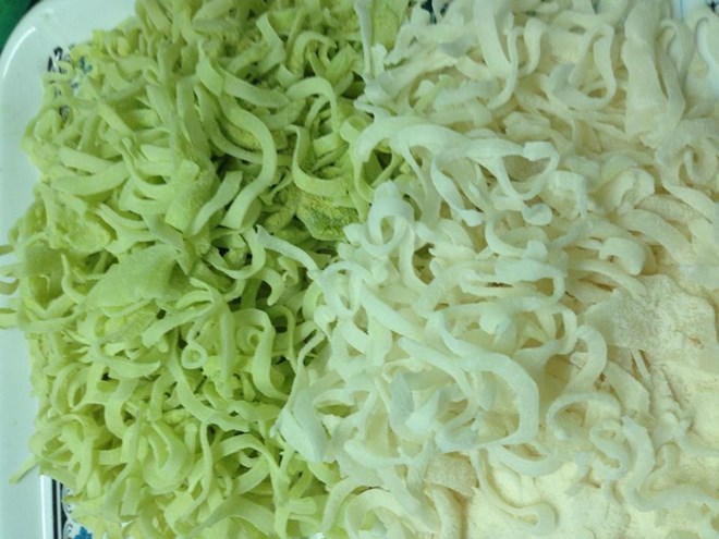 Học cách làm món mứt dừa đa sắc, thơm ngon