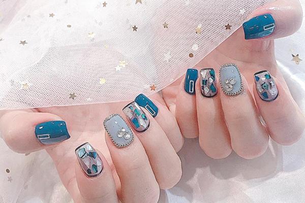 Những bộ nail thập niên 90 chinh phục lại thế giới làm đẹp