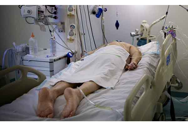 Nằm sấp khi điều trị COVID-19 mang lại kết quả tốt hơn