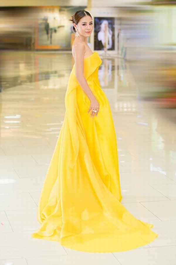 Mỹ nam 6 múi Hà Hiền xuất hiện, phim của Nam Thư nhanh chóng lọt top 1 Youtube