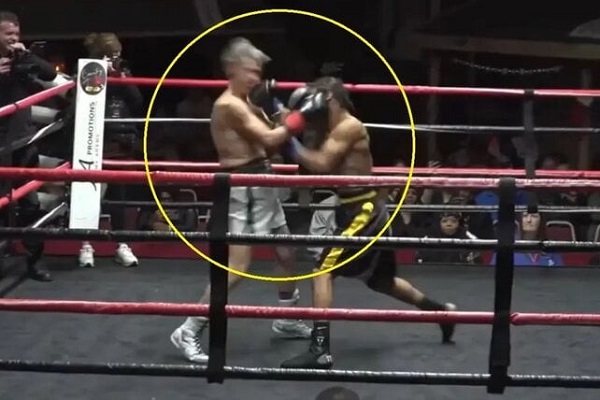 Võ sĩ U.60 bị đấm tơi tả trên sàn đấu, trọng tài phải cho dừng ngay ở giây 46