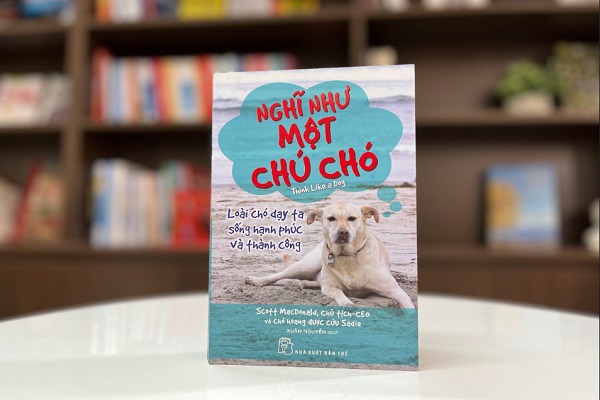 Cuốn sách này sẽ thu hút bạn ngay từ những giây đầu tiên vì cái tên của nó: ‘Nghĩ như một chú chó’