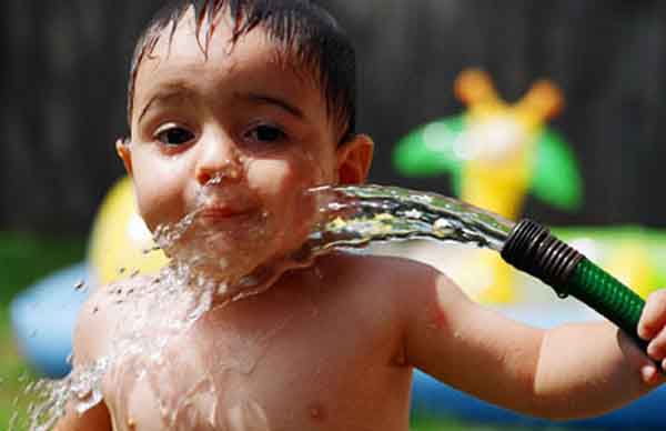 Nóng trong người, có nên giải nhiệt bằng các loại nước ngọt?